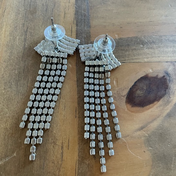 Gorgeous dangle a row style rhinestone pierceback earrings - Picture 2 of 2